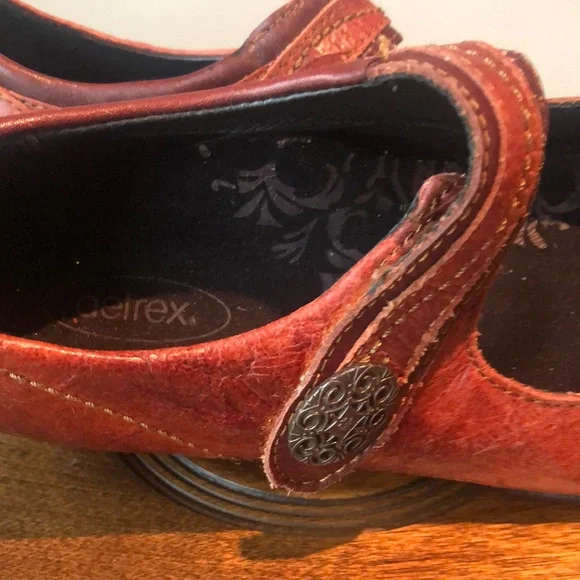 Aetrex Brown Leather Flats Topstitching EUC - Picture 13 of 16